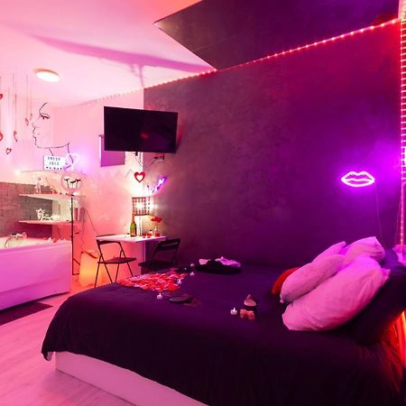Love Room Avec Balneo تولون المظهر الخارجي الصورة