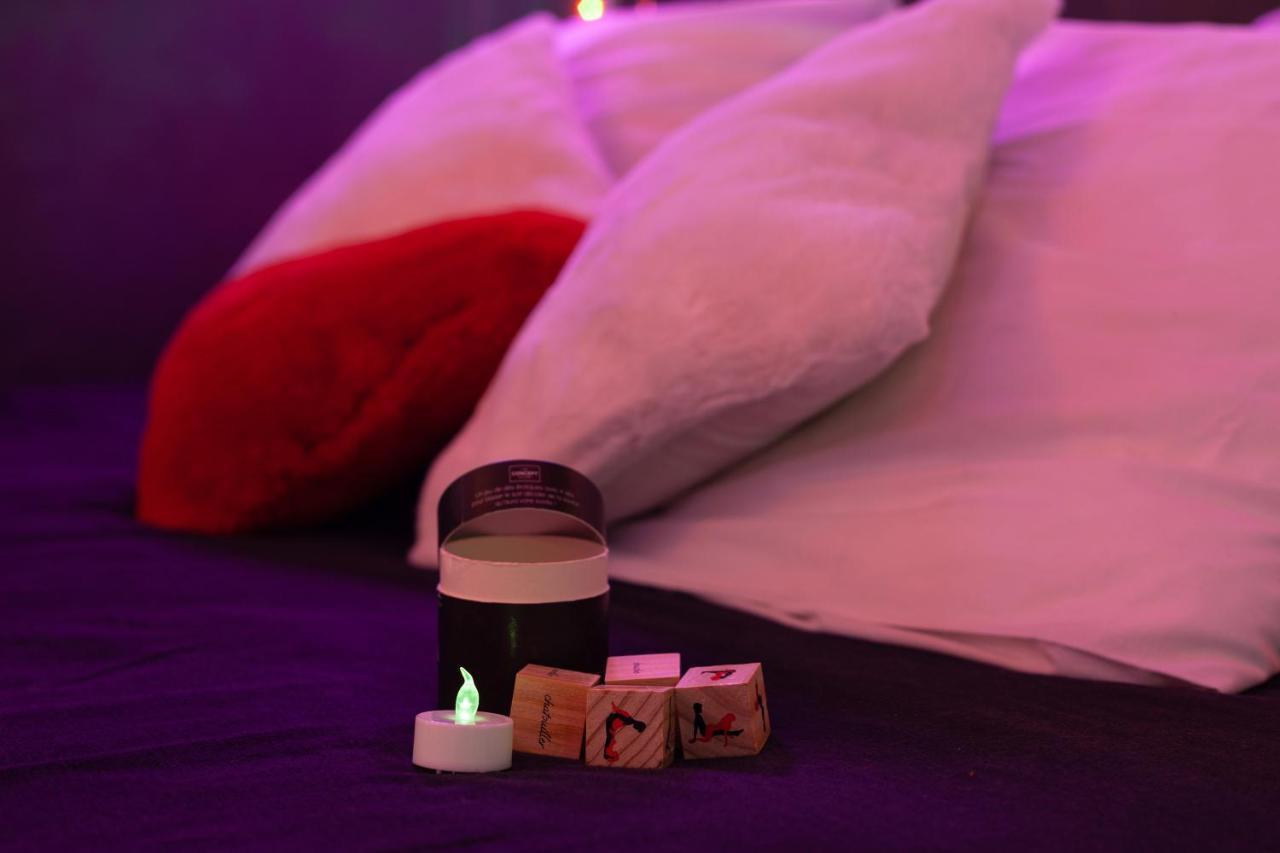 Love Room Avec Balneo تولون المظهر الخارجي الصورة