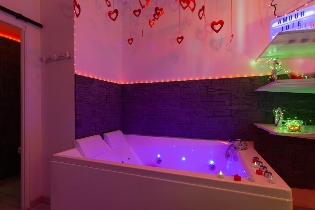 Love Room Avec Balneo تولون المظهر الخارجي الصورة