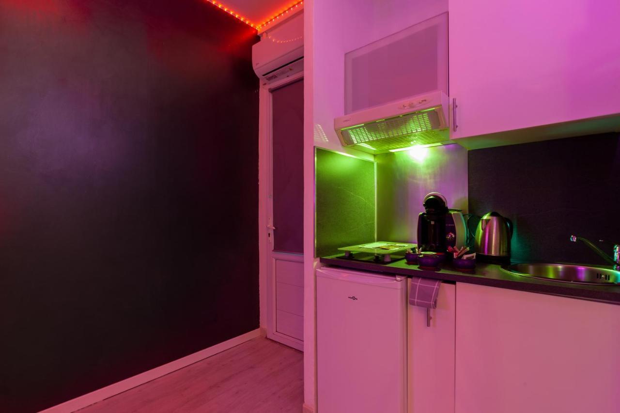 Love Room Avec Balneo تولون المظهر الخارجي الصورة