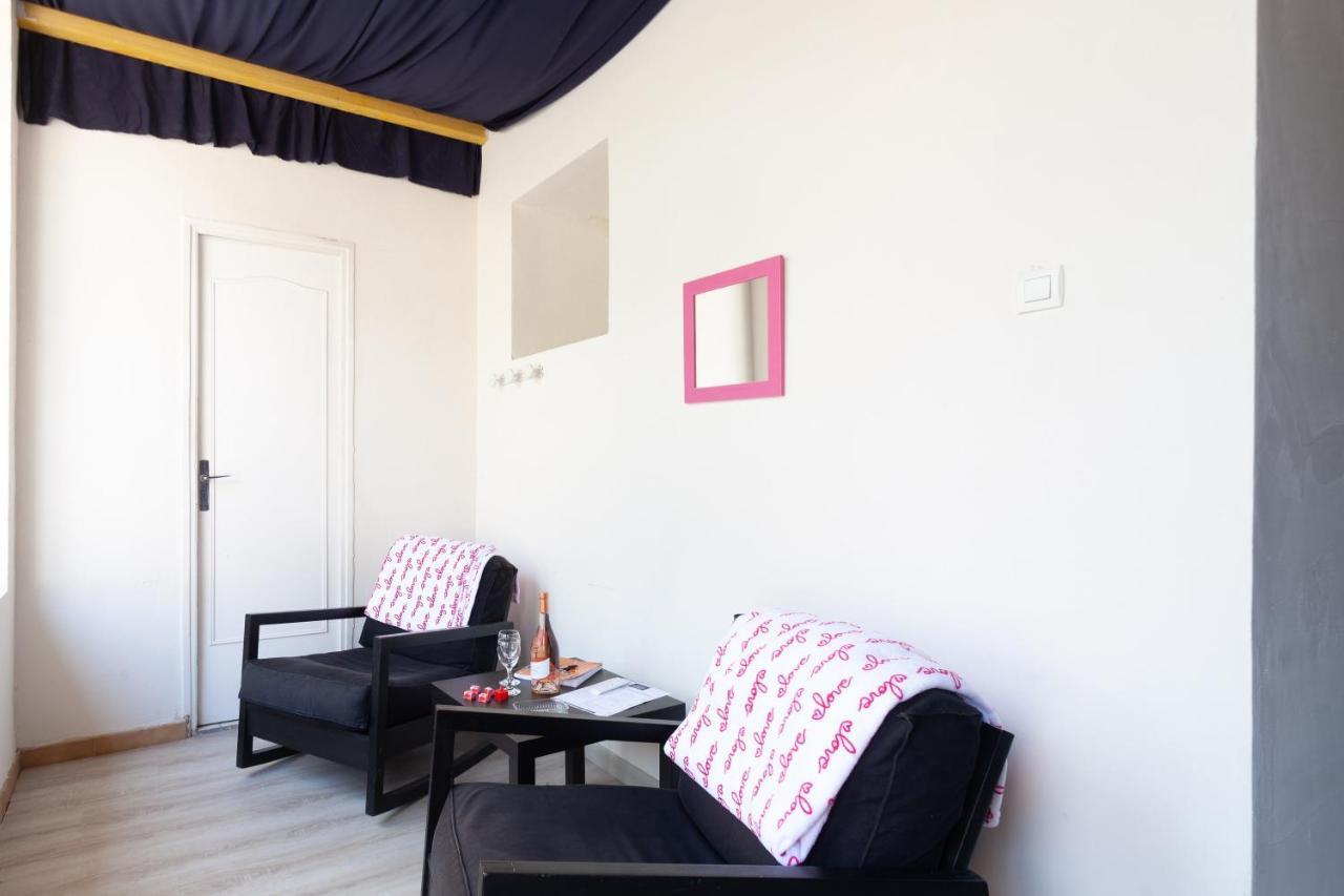 Love Room Avec Balneo تولون المظهر الخارجي الصورة